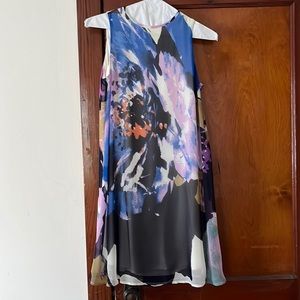 Patterned sleeveless shift dress